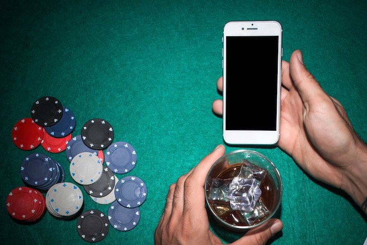 Dealer live casino melayani permainan blackjack dengan sistem siaran langsung berkualitas tinggi
